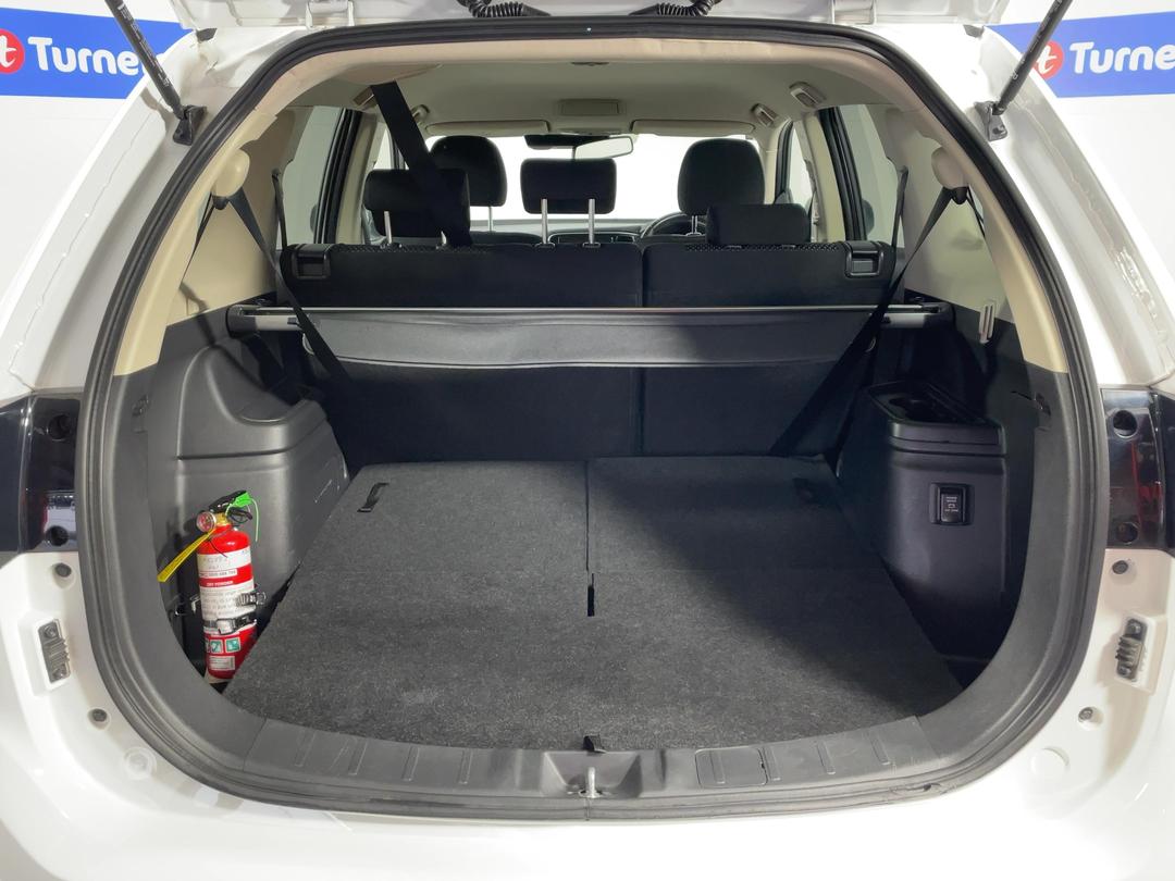 Photo '14' of Mitsubishi Outlander