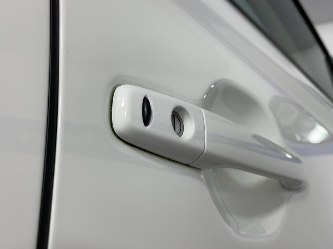 Photo '27' of Mitsubishi Outlander