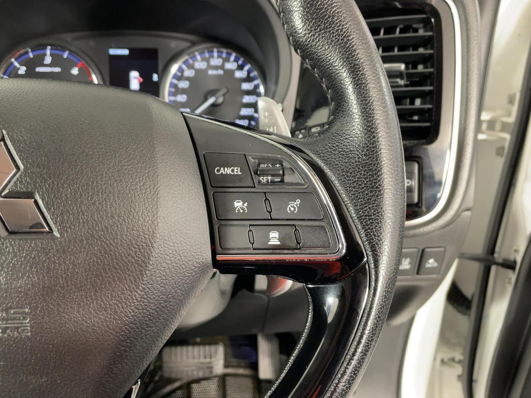 Photo '34' of Mitsubishi Outlander