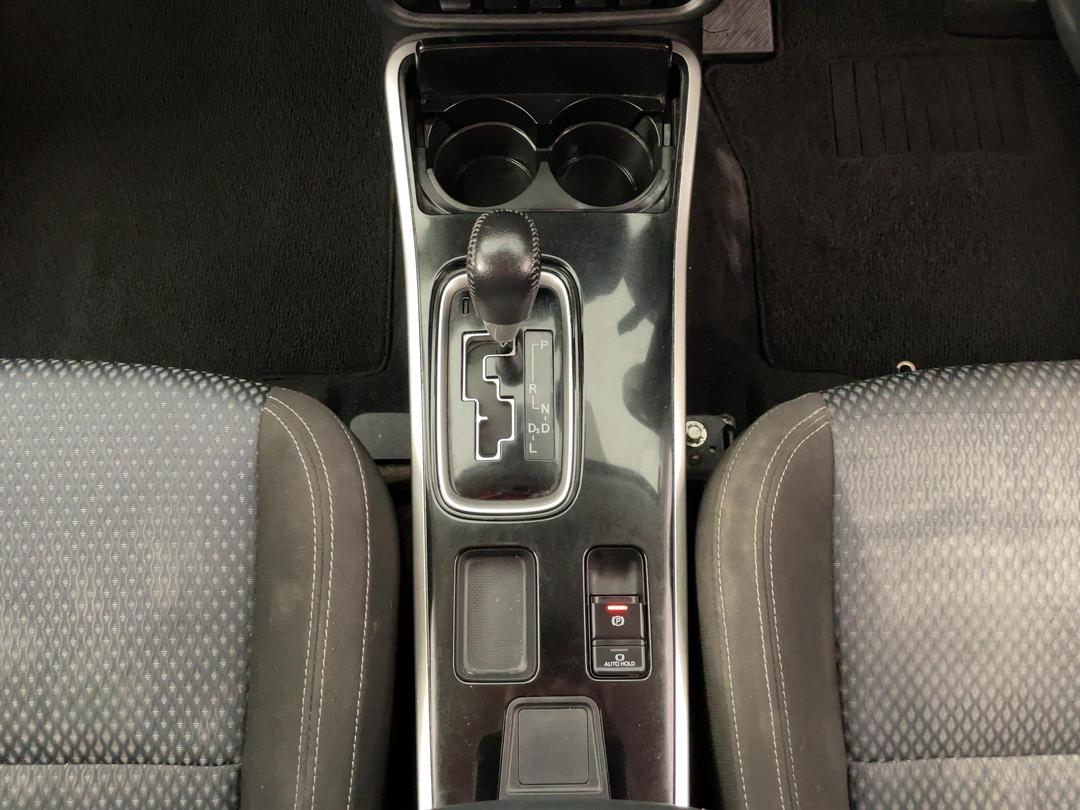 Photo '23' of Mitsubishi Outlander