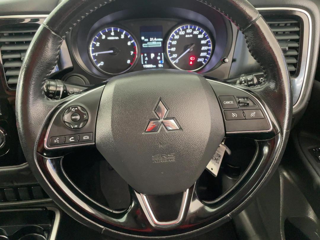Photo '25' of Mitsubishi Outlander