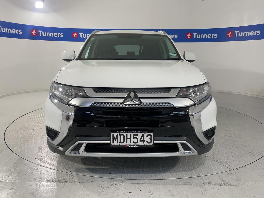 Photo '2' of Mitsubishi Outlander