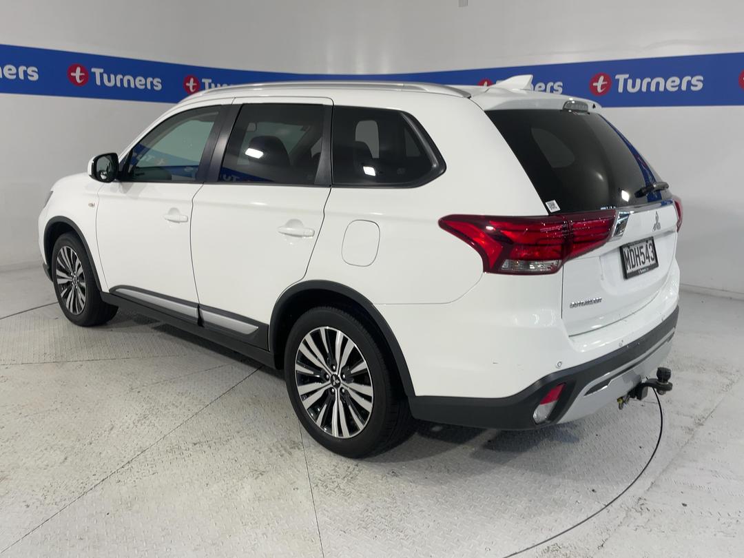Photo '5' of Mitsubishi Outlander