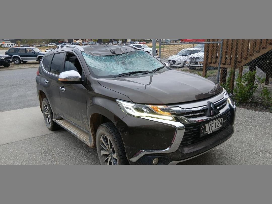 Photo '2' of Mitsubishi Pajero Sport VRX