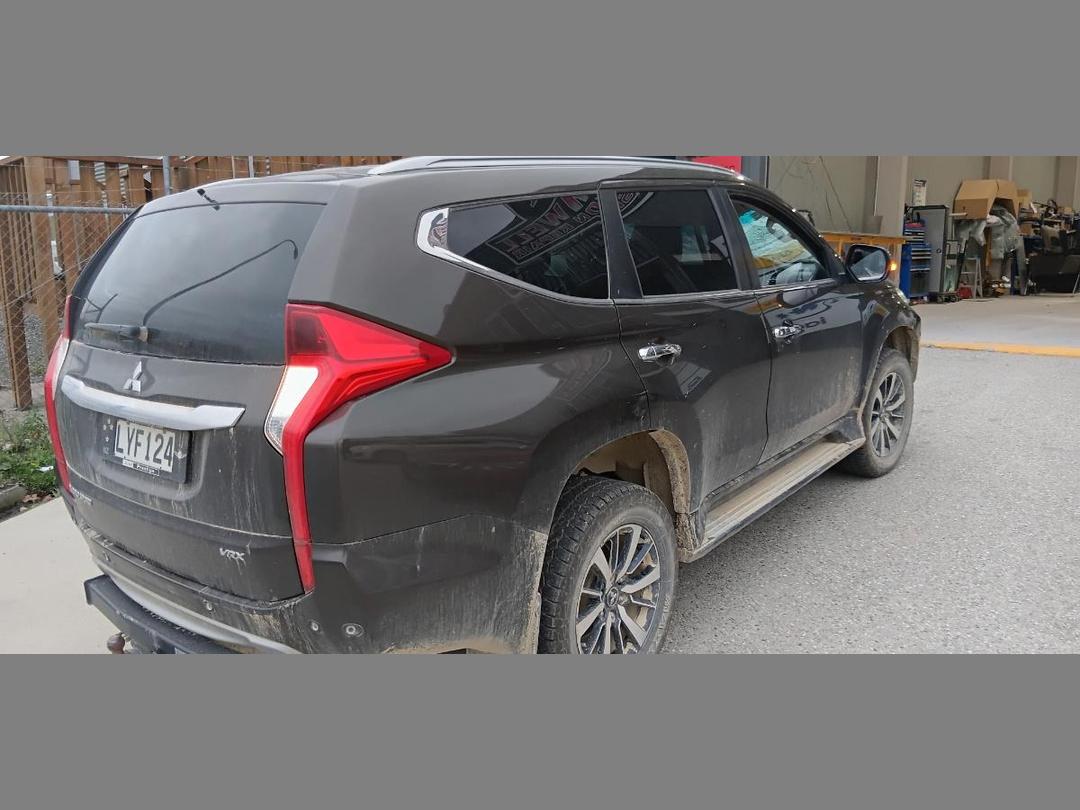 Photo '3' of Mitsubishi Pajero Sport VRX