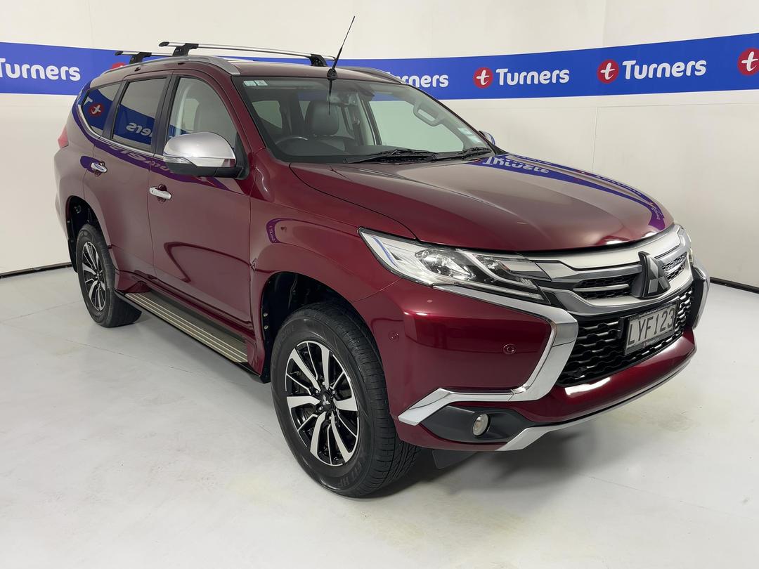 Photo '1' of Mitsubishi Pajero Sport
