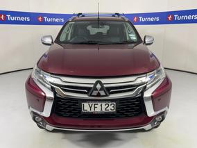 Photo '2' of Mitsubishi Pajero Sport