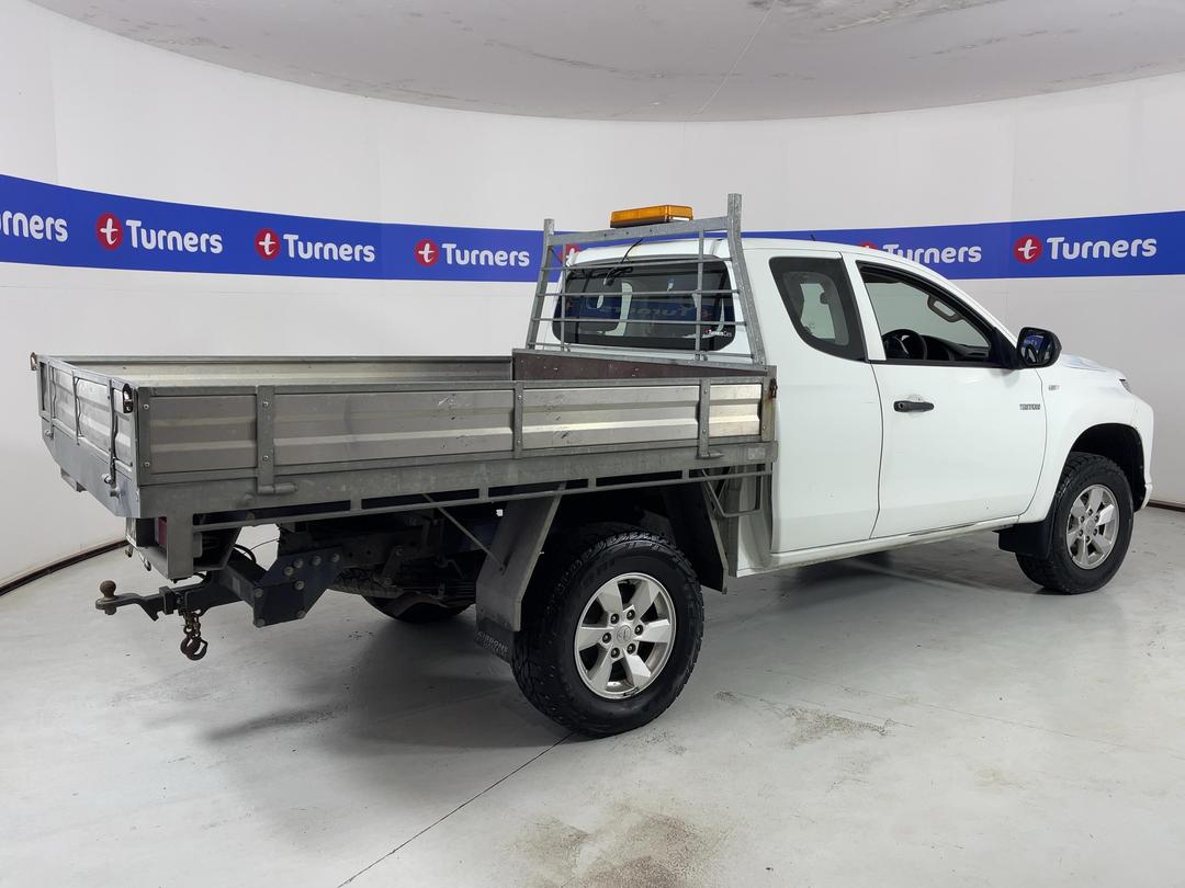 Photo '7' of Mitsubishi Triton