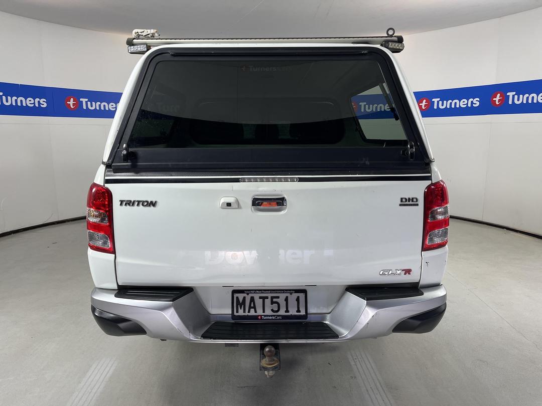 Photo '6' of Mitsubishi Triton