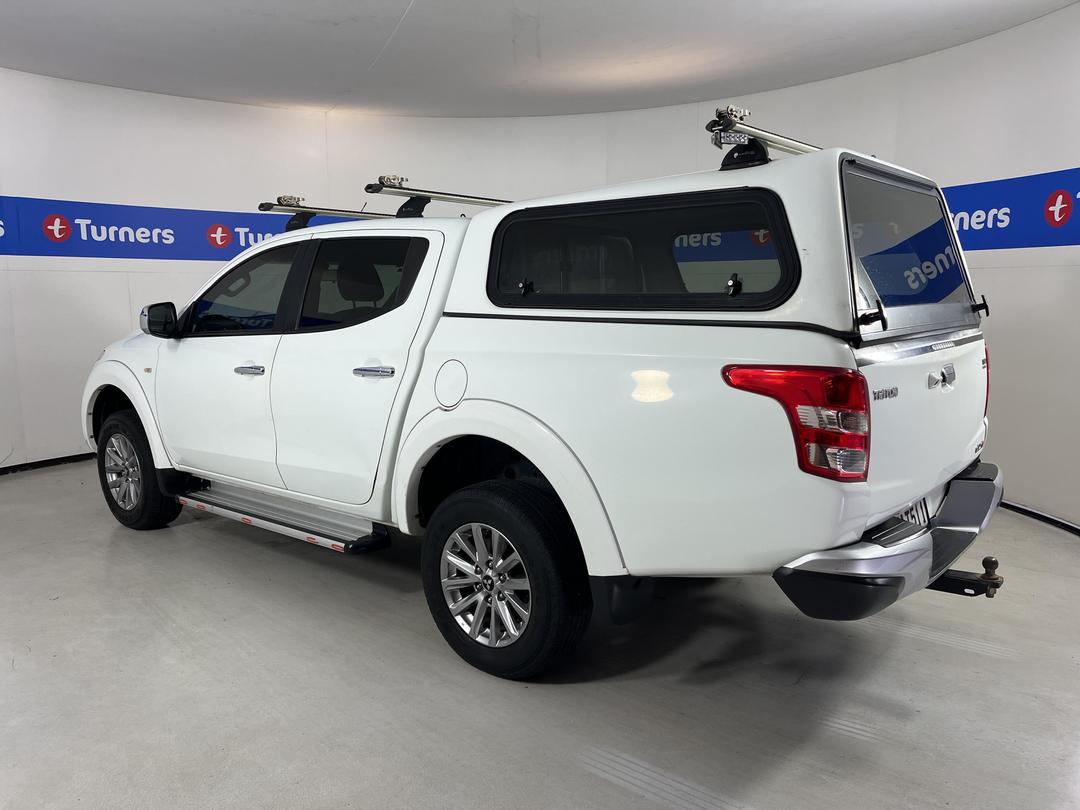 Photo '5' of Mitsubishi Triton