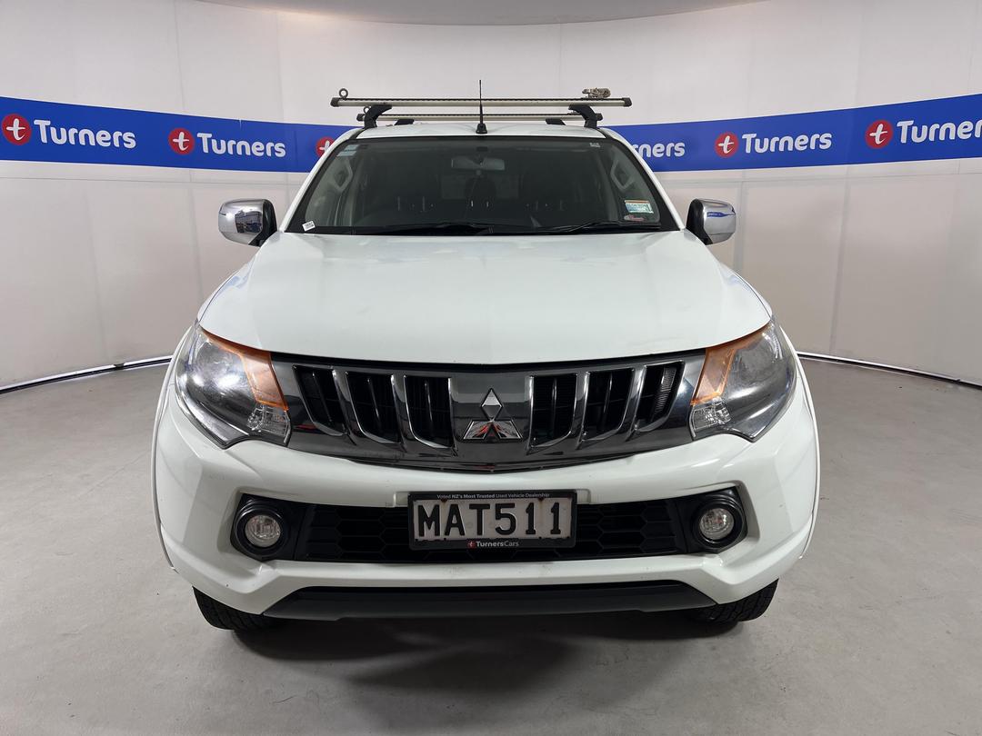 Photo '2' of Mitsubishi Triton