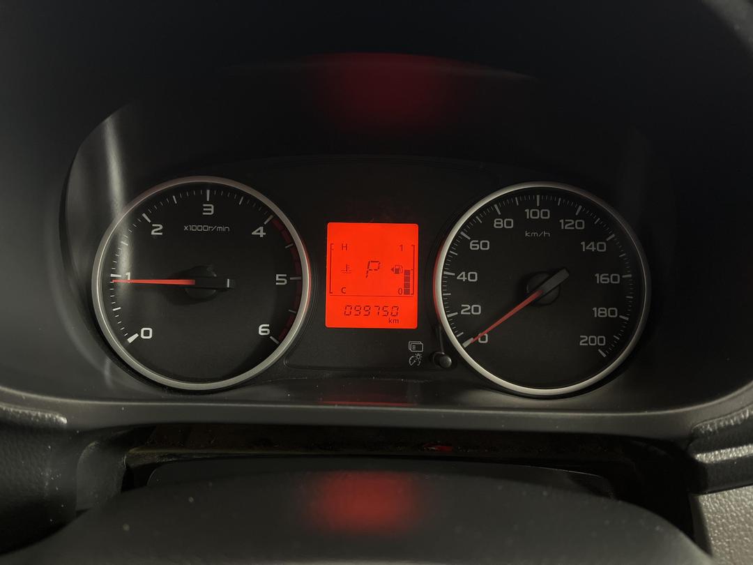 Photo '21' of Mitsubishi Triton