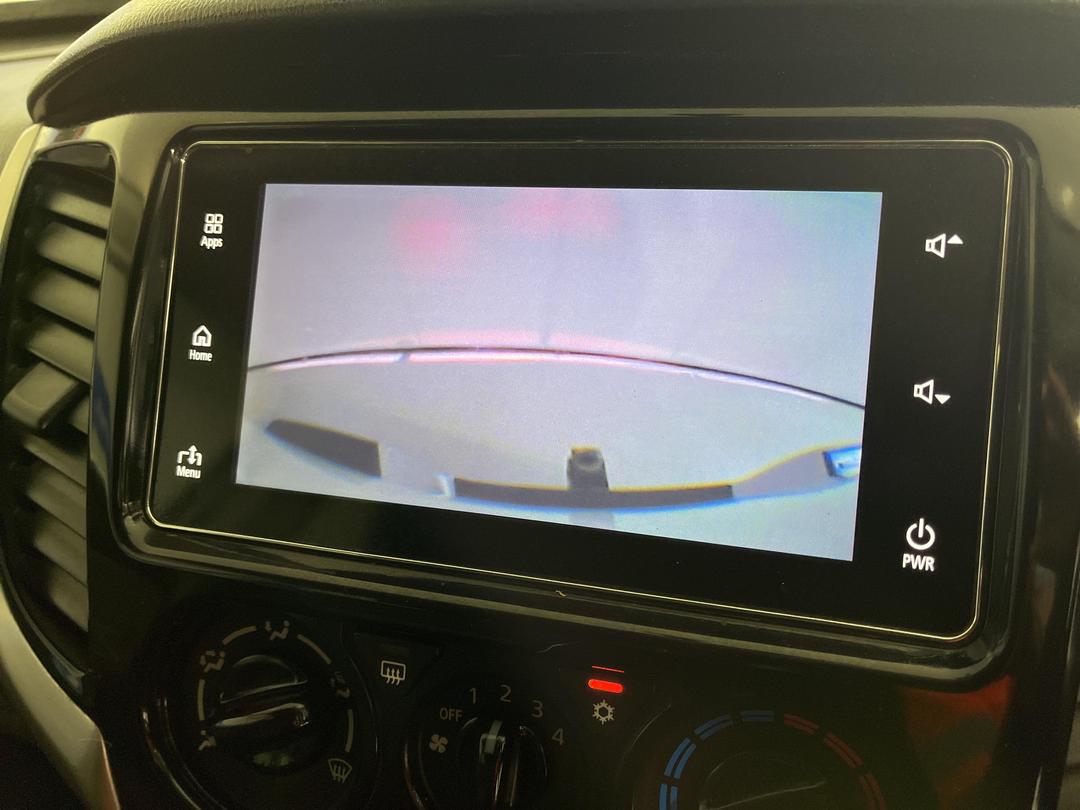 Photo '23' of Mitsubishi Triton