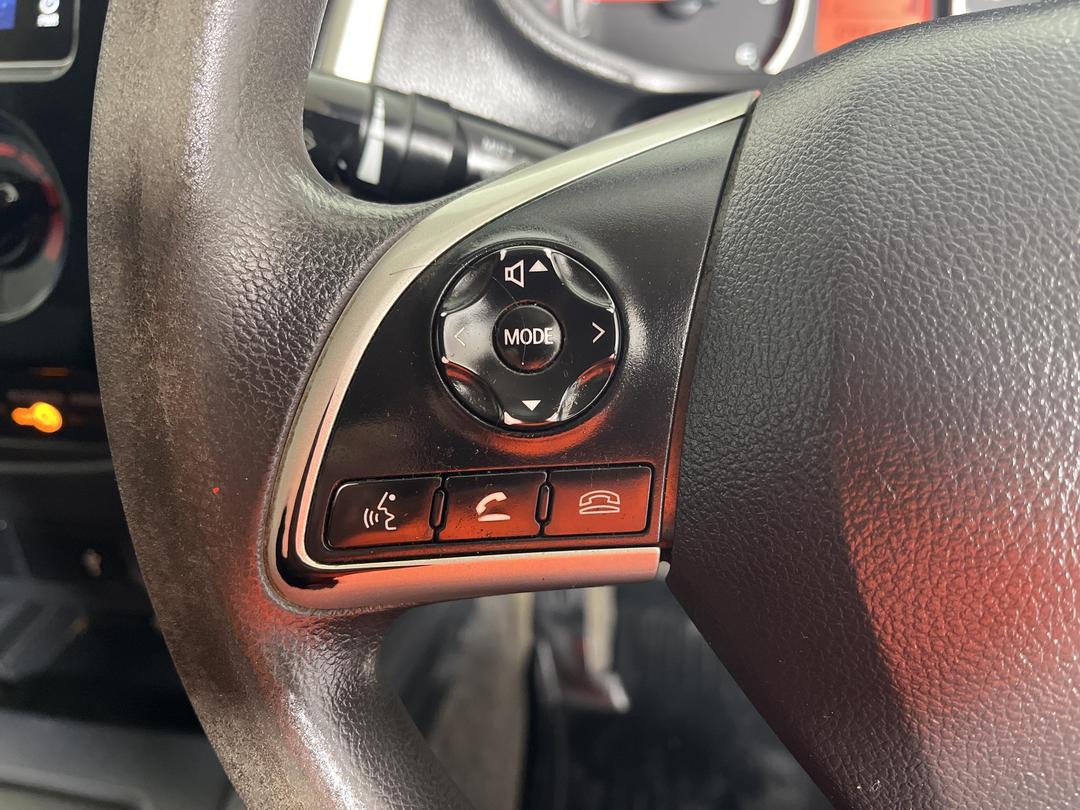 Photo '24' of Mitsubishi Triton