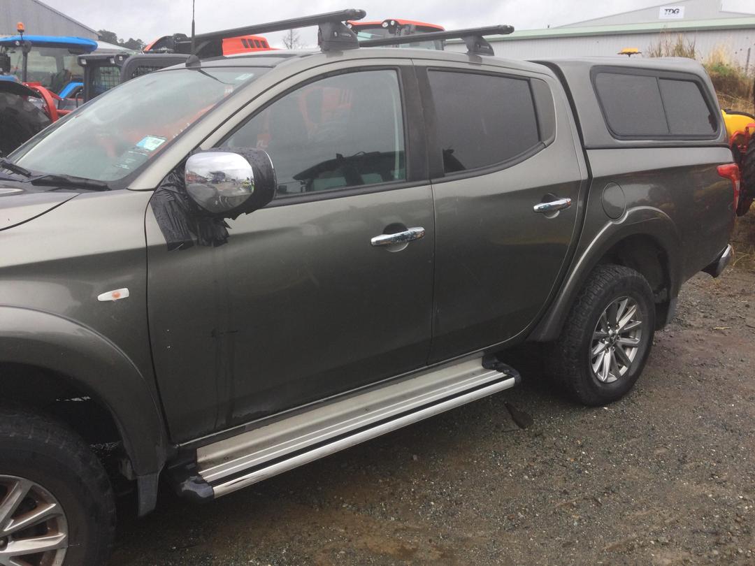 Photo '2' of Mitsubishi Triton DC Glxr 6MT