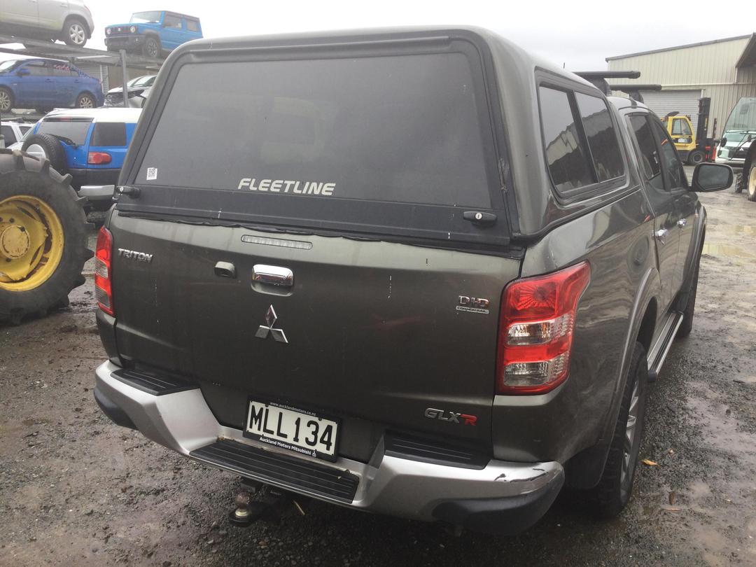 Photo '10' of Mitsubishi Triton DC Glxr 6MT