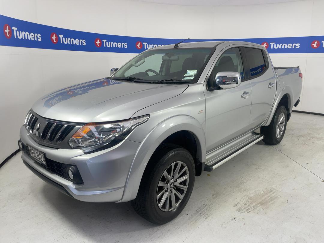 Photo '4' of Mitsubishi Triton