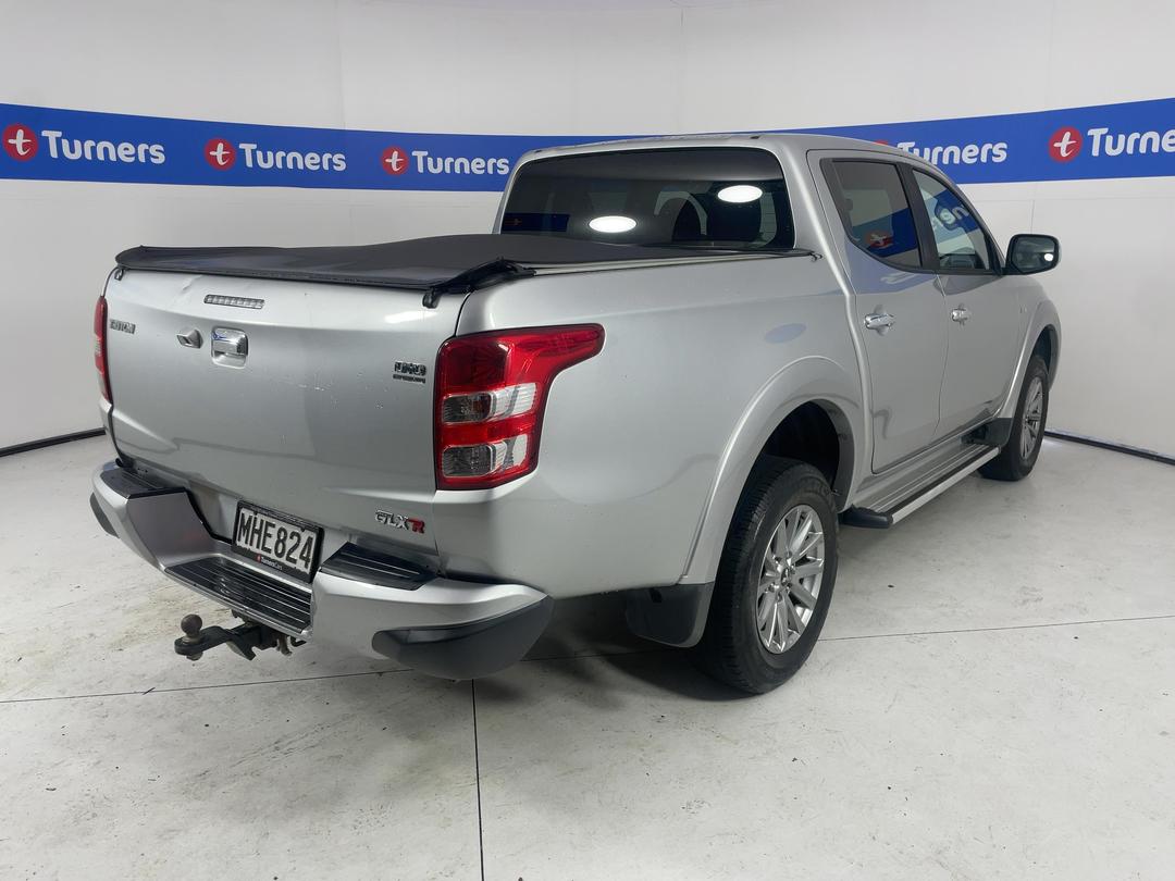 Photo '7' of Mitsubishi Triton