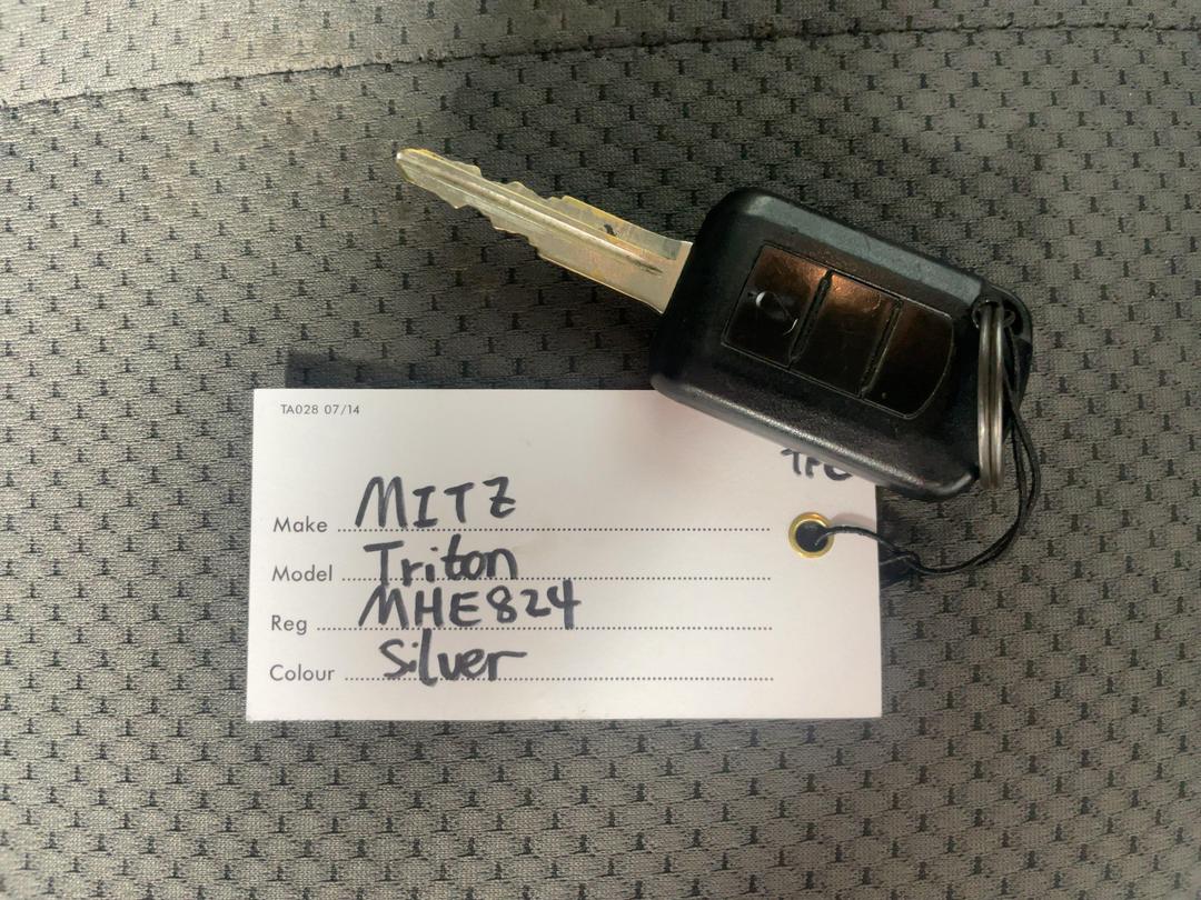 Photo '22' of Mitsubishi Triton