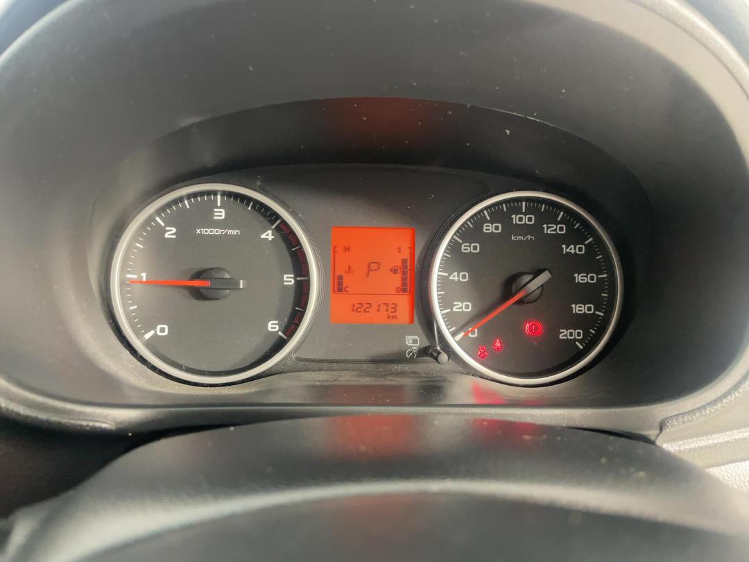 Photo '21' of Mitsubishi Triton