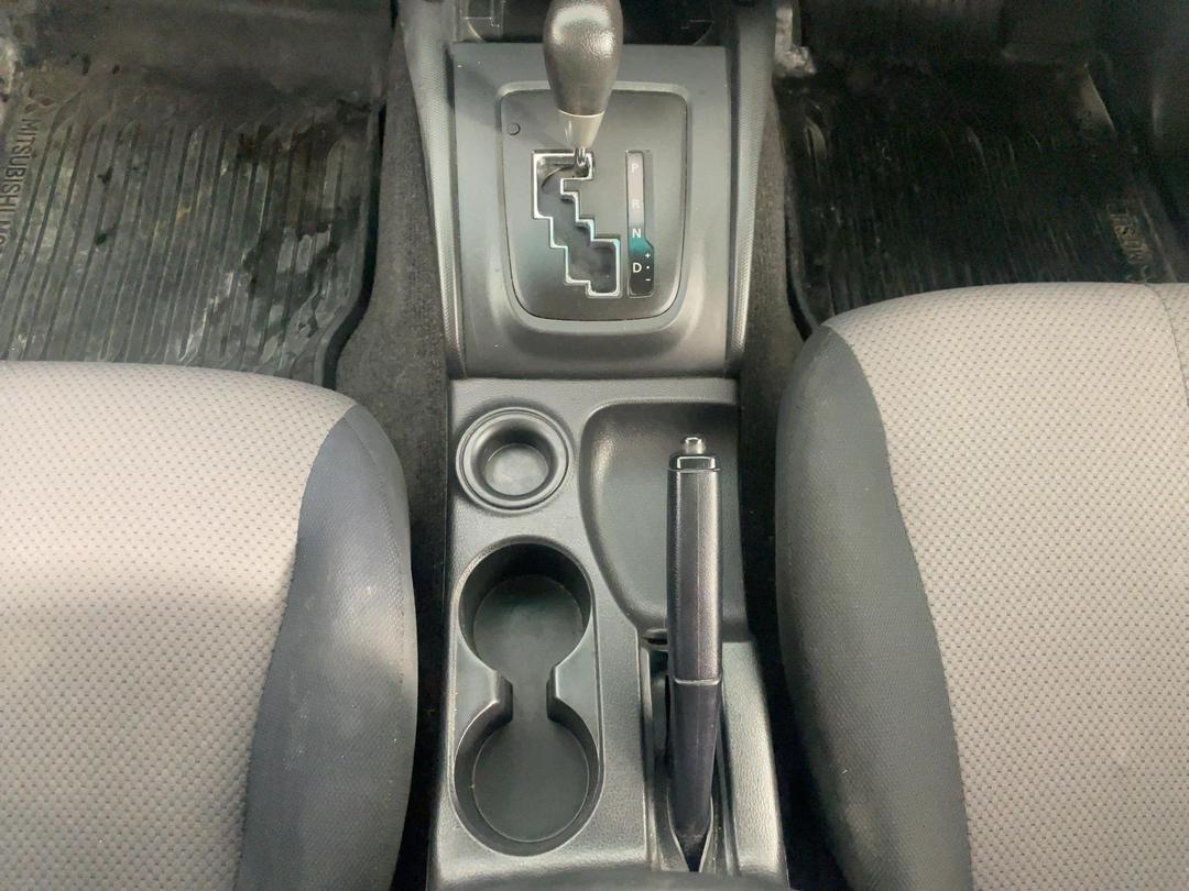 Photo '18' of Mitsubishi Triton