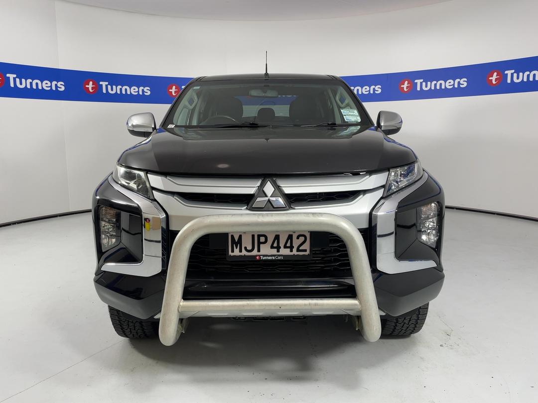 Photo '2' of Mitsubishi Triton