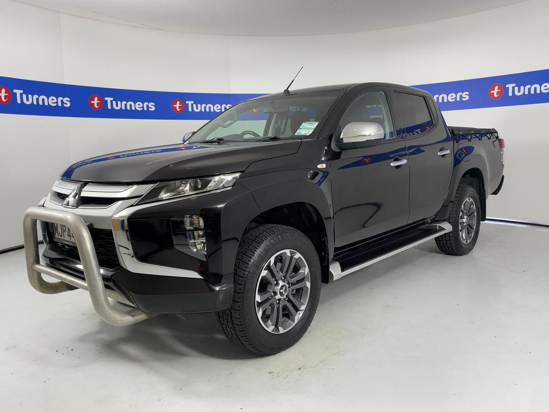 Photo '4' of Mitsubishi Triton