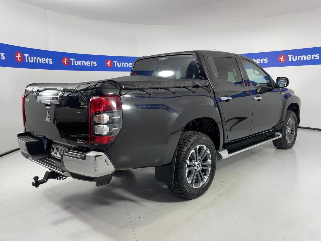 Photo '7' of Mitsubishi Triton