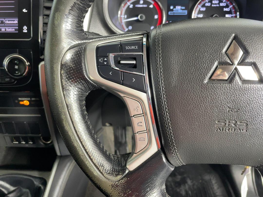 Photo '23' of Mitsubishi Triton