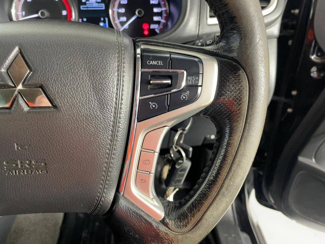 Photo '24' of Mitsubishi Triton
