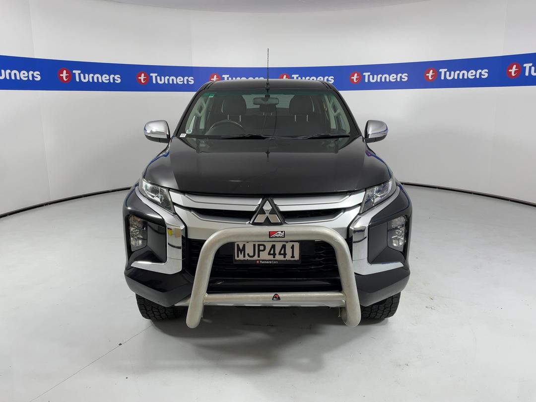 Photo '2' of Mitsubishi Triton
