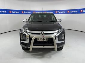 Photo '2' of Mitsubishi Triton