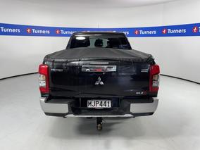Photo '6' of Mitsubishi Triton