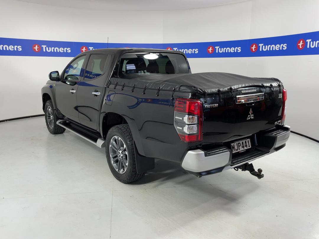 Photo '5' of Mitsubishi Triton