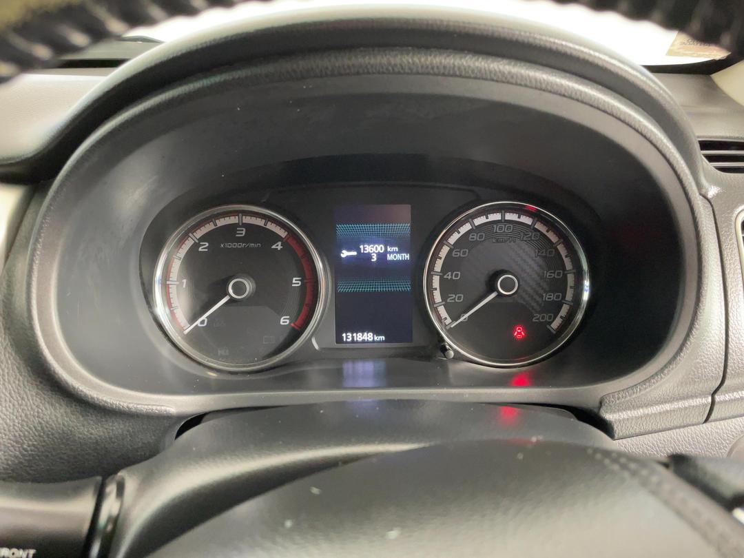 Photo '21' of Mitsubishi Triton