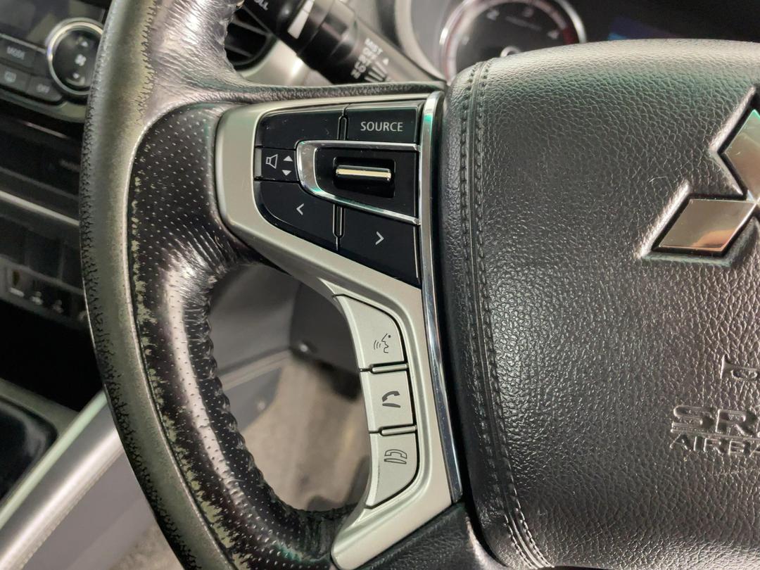 Photo '25' of Mitsubishi Triton