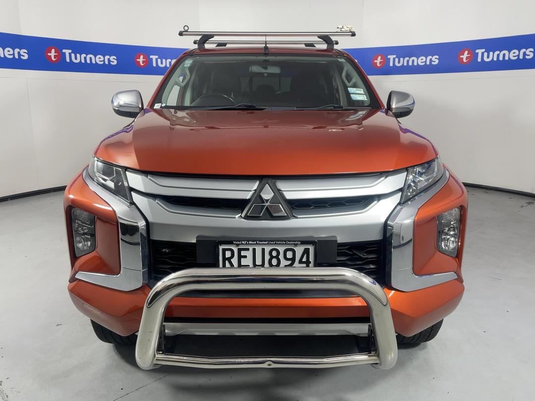 Photo '2' of Mitsubishi Triton
