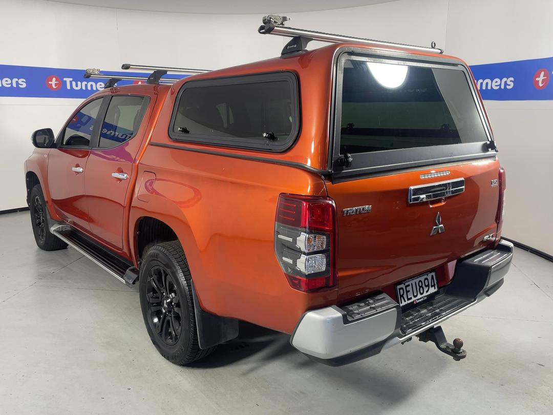 Photo '5' of Mitsubishi Triton