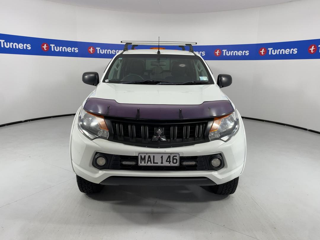 Photo '2' of Mitsubishi Triton