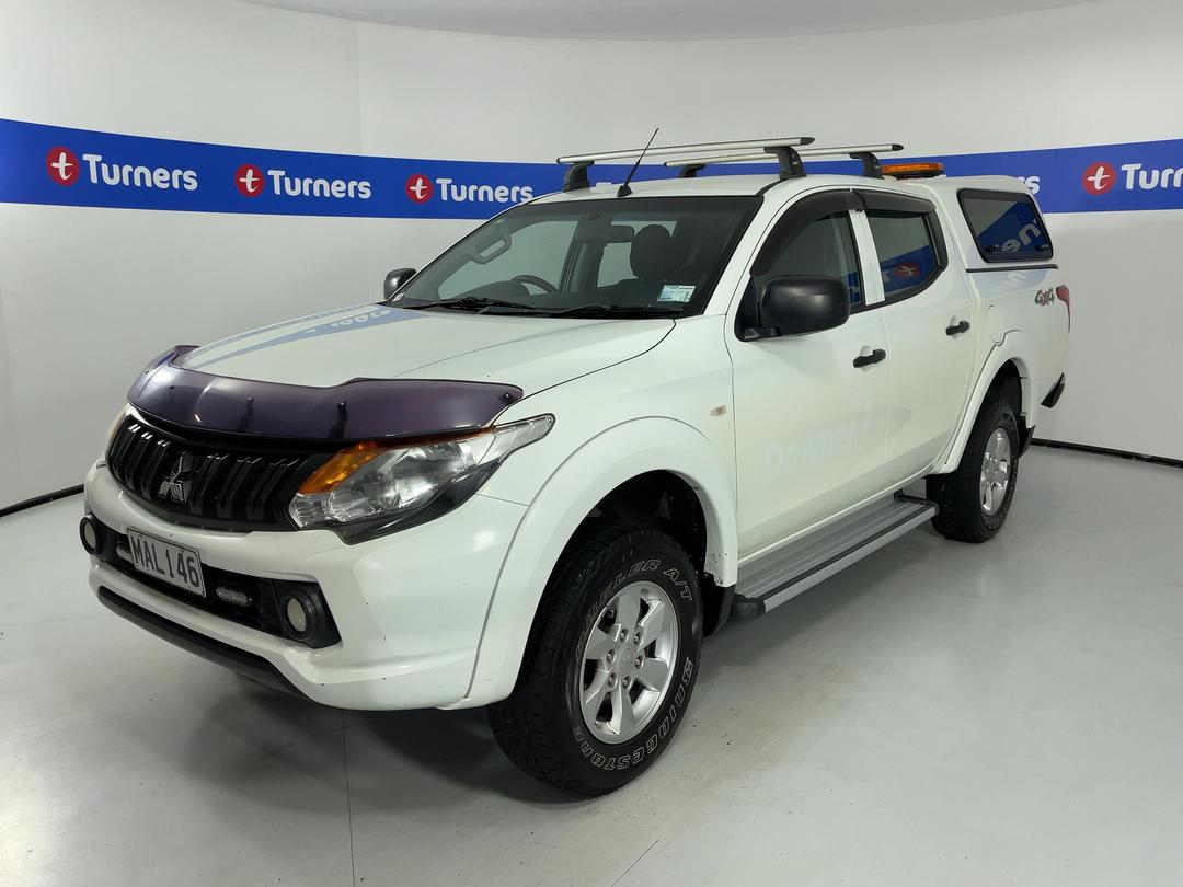 Photo '4' of Mitsubishi Triton