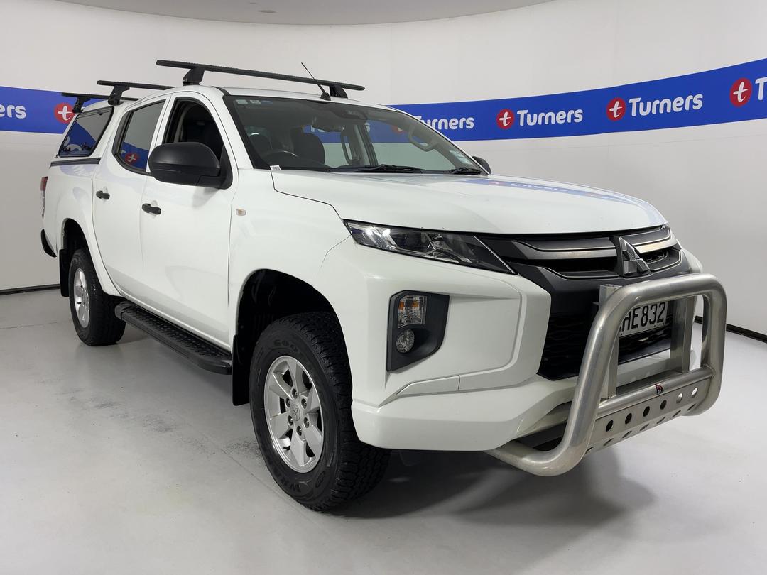 Photo '1' of Mitsubishi Triton