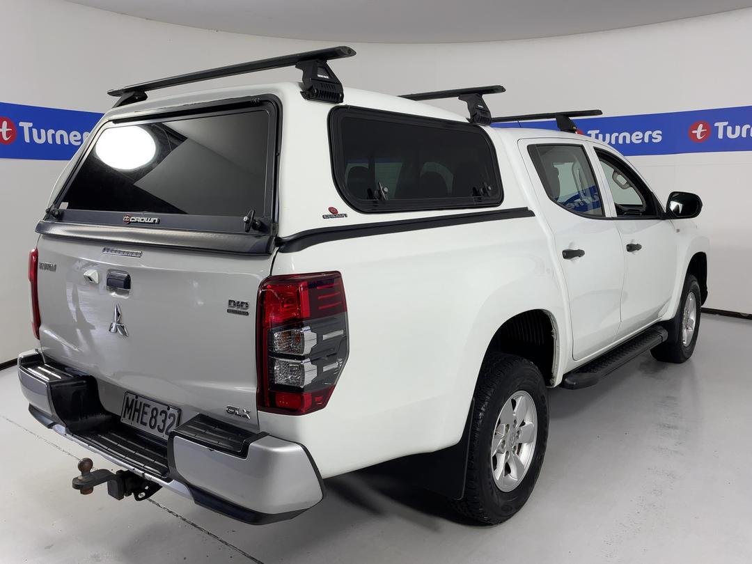 Photo '7' of Mitsubishi Triton