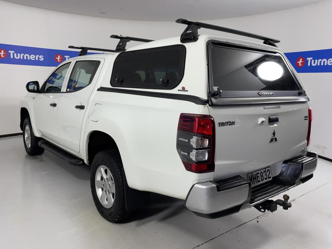 Photo '5' of Mitsubishi Triton
