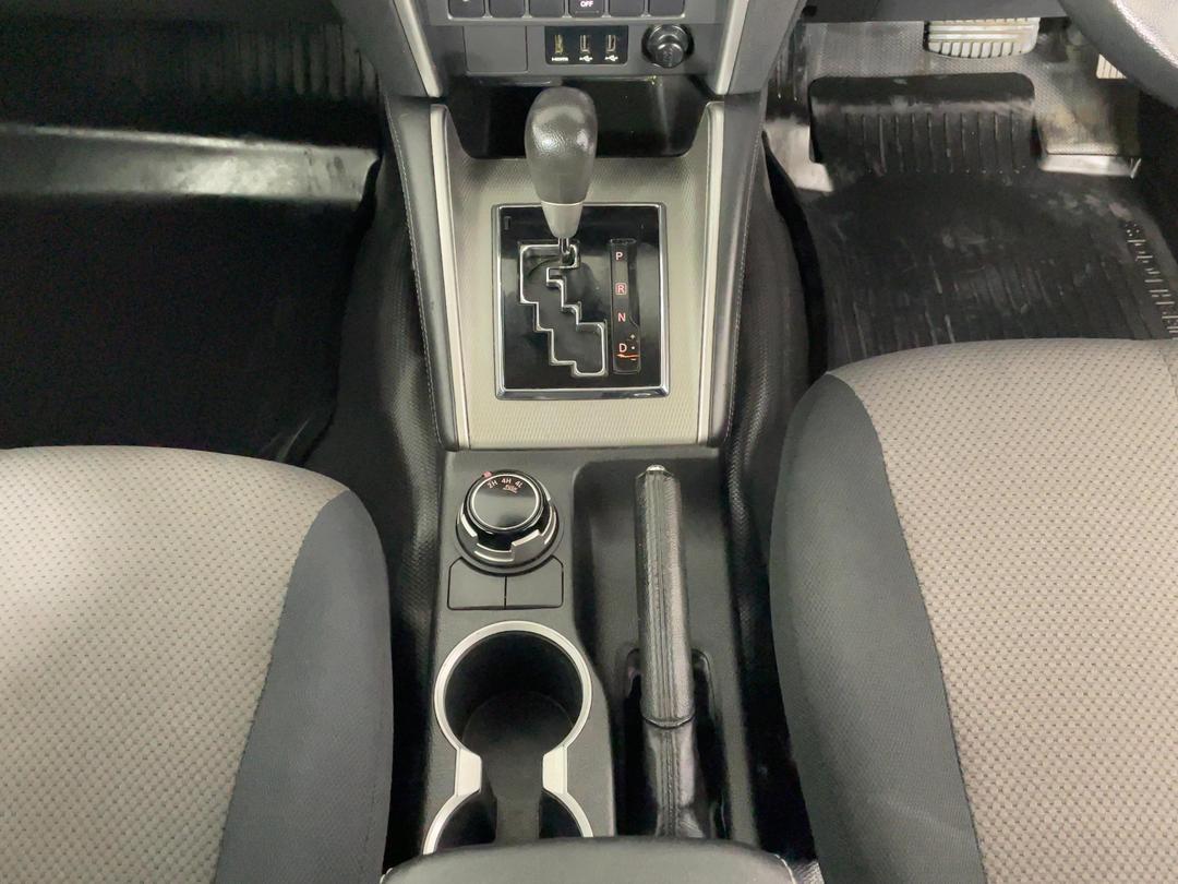 Photo '18' of Mitsubishi Triton