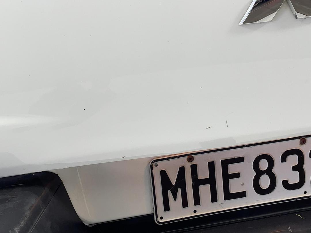 Photo '32' of Mitsubishi Triton