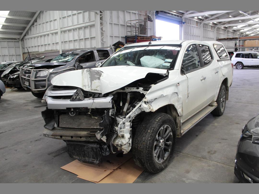 Photo '3' of Mitsubishi Triton DC Glxr 6AT Photo '3' of Mitsubishi Triton DC Glxr 6AT