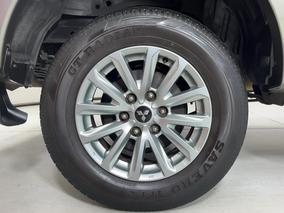 Photo '12' of Mitsubishi Triton