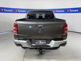Photo '6' of Mitsubishi Triton