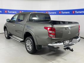 Photo '5' of Mitsubishi Triton