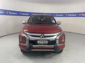 Photo '2' of Mitsubishi Triton